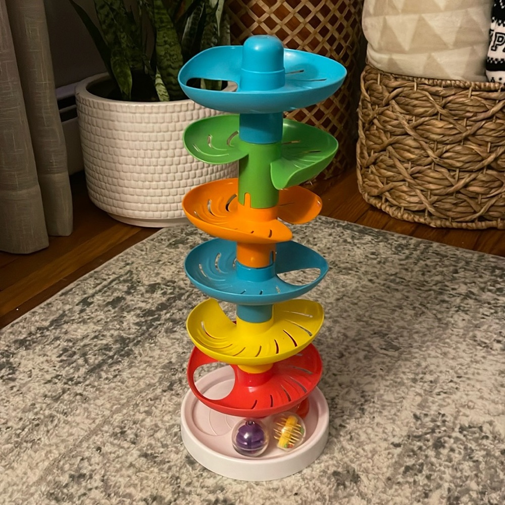 Ball drop toy 🧸 gently used and sanitized